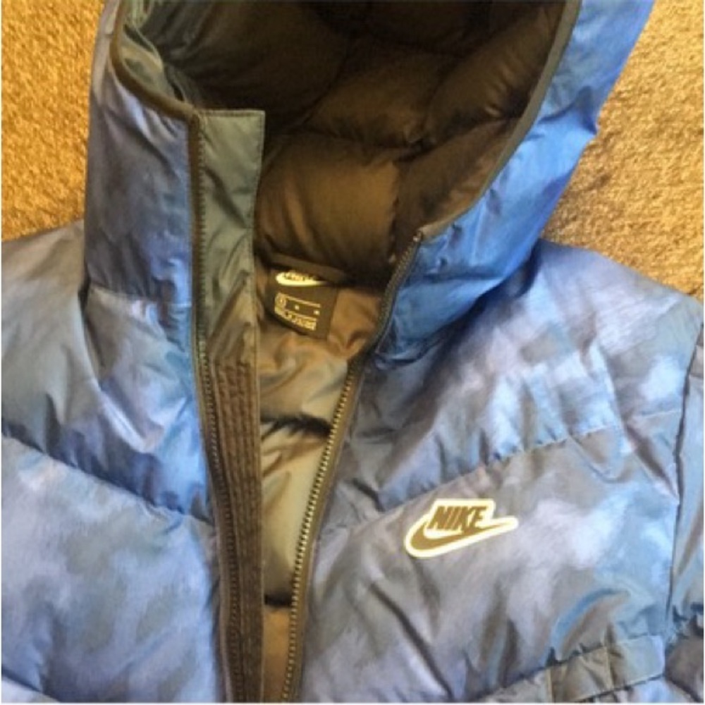 Nike parka - Picture 3 of 3